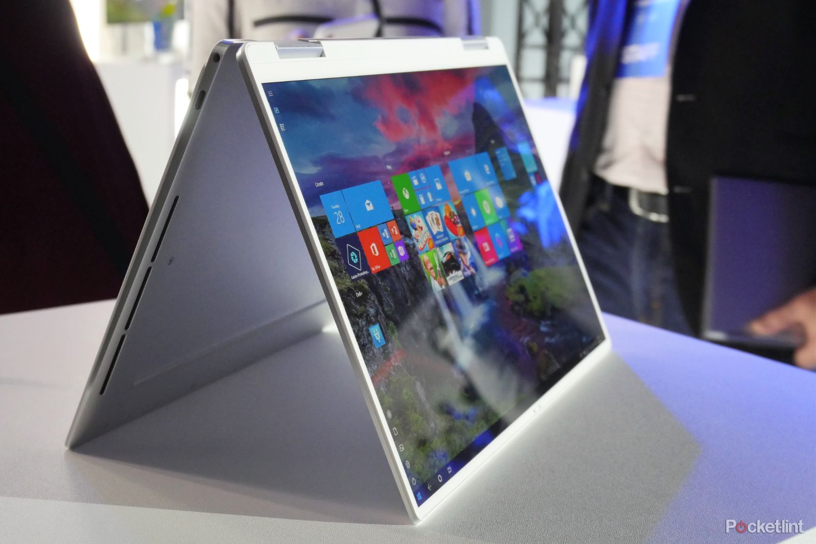 Dell XPS 13 2-in-1 2019 initial review The compact ultra-portable with even more screen image 7