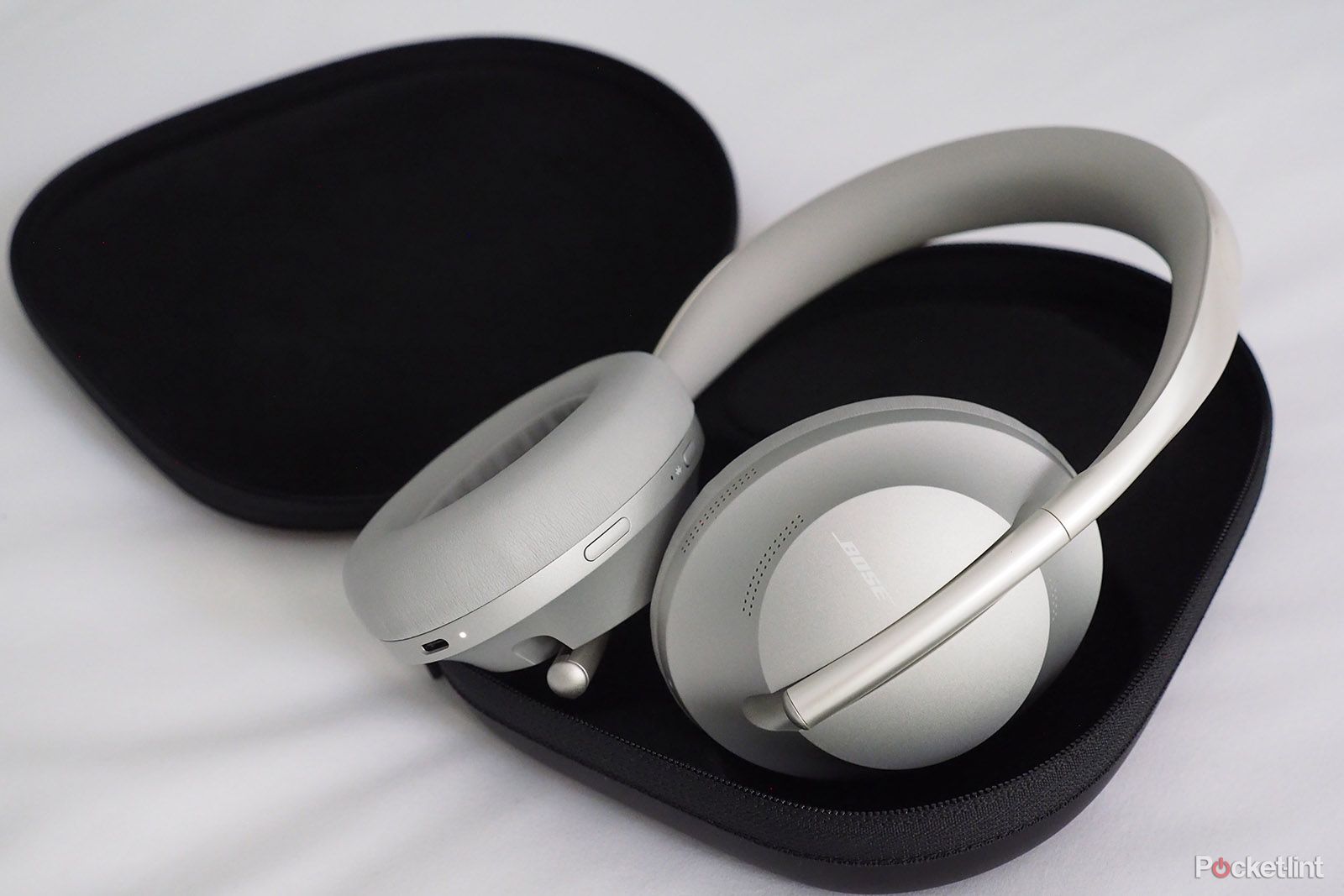 Bose Smart Noise Cancelling Headphones 700 review image 1