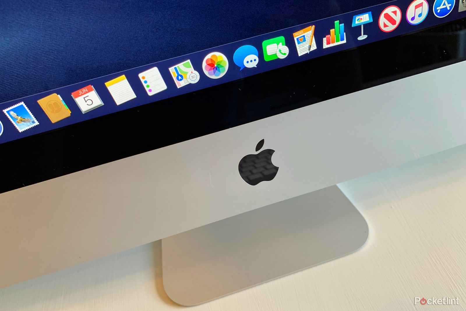 Apple iMac 215-inch review 2019 image 2