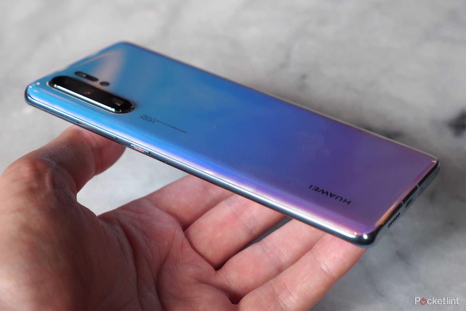 US confirms it will grant licenses for companies to sell to Huawei image 1