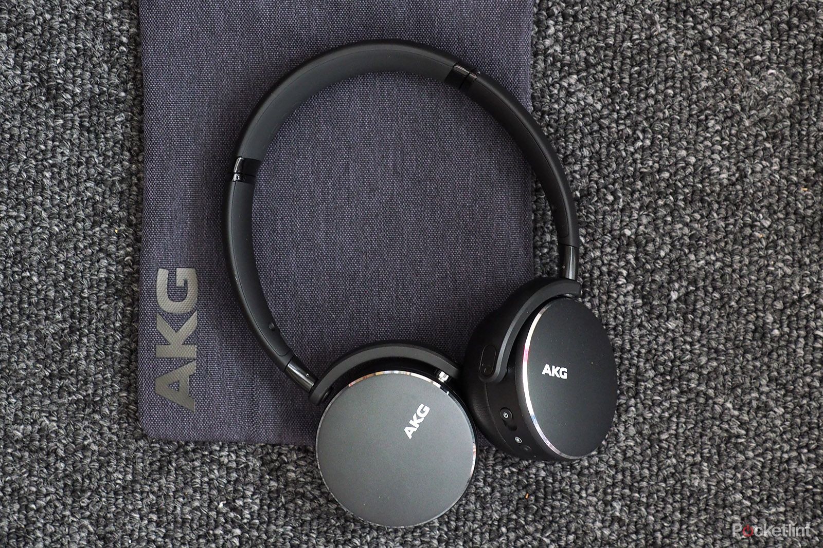 AKG Y500 Wireless headphones review image 1