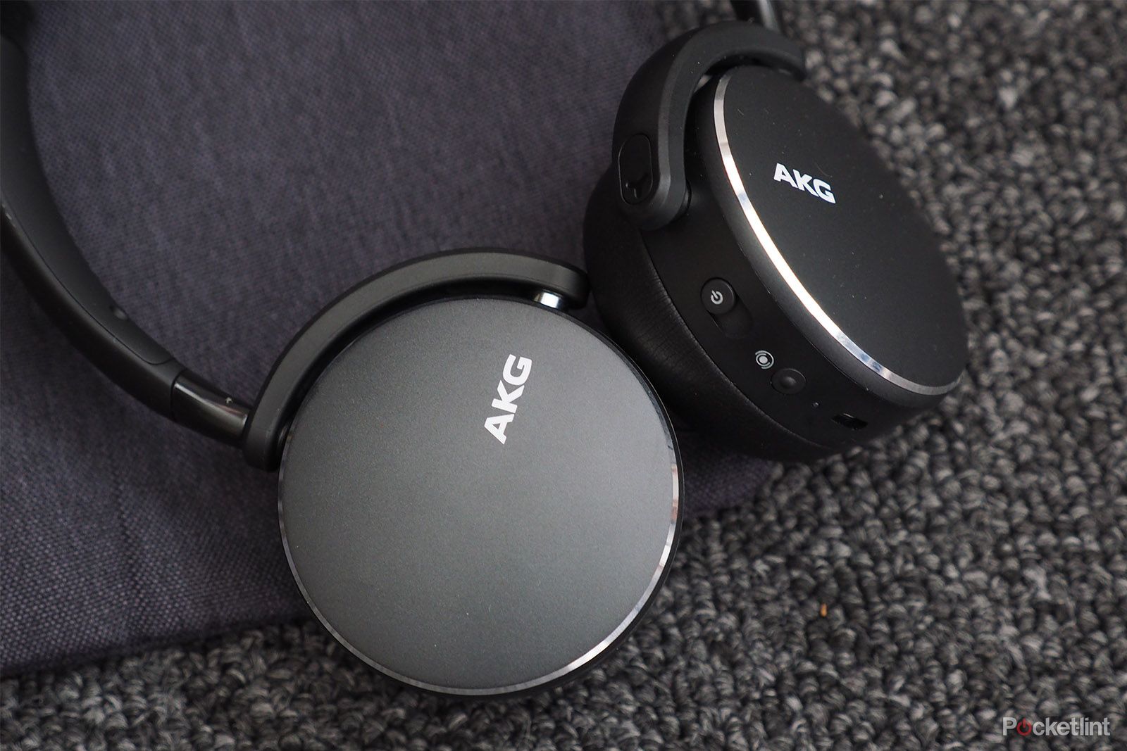 AKG Y500 Wireless headphones review image 2
