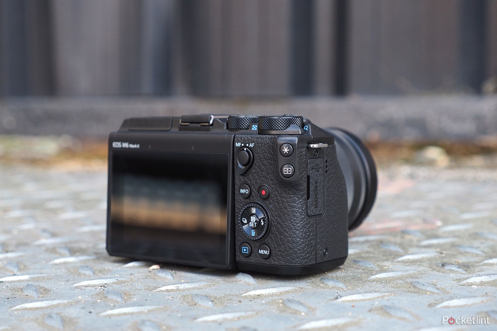 Обзорное изображение Canon EOS M6 Mark II 5
