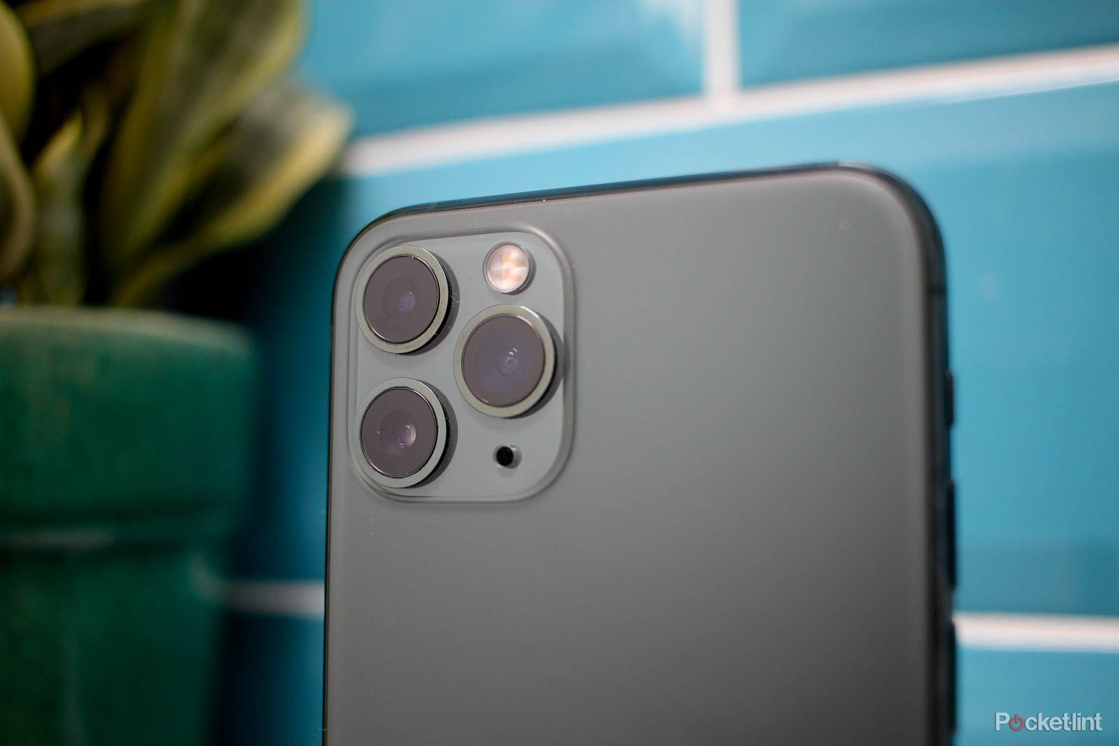 iPhone 11 pro review product shots image 10