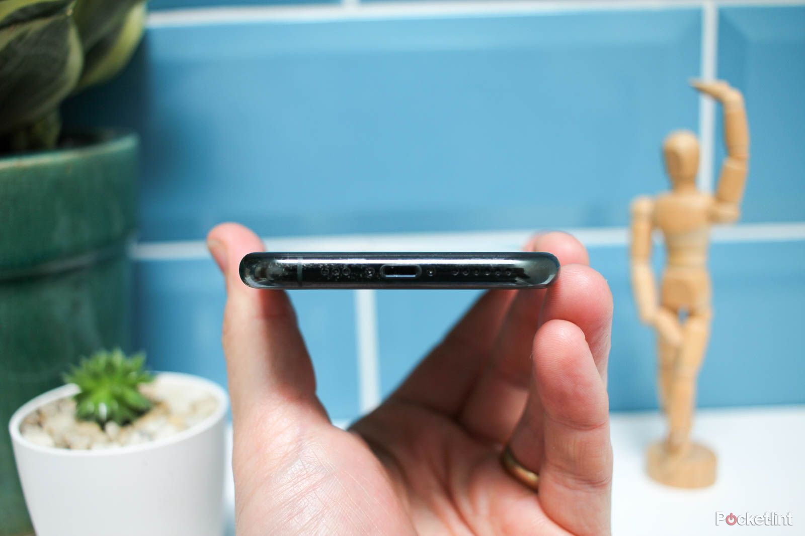 iPhone 11 pro review product shots image 5