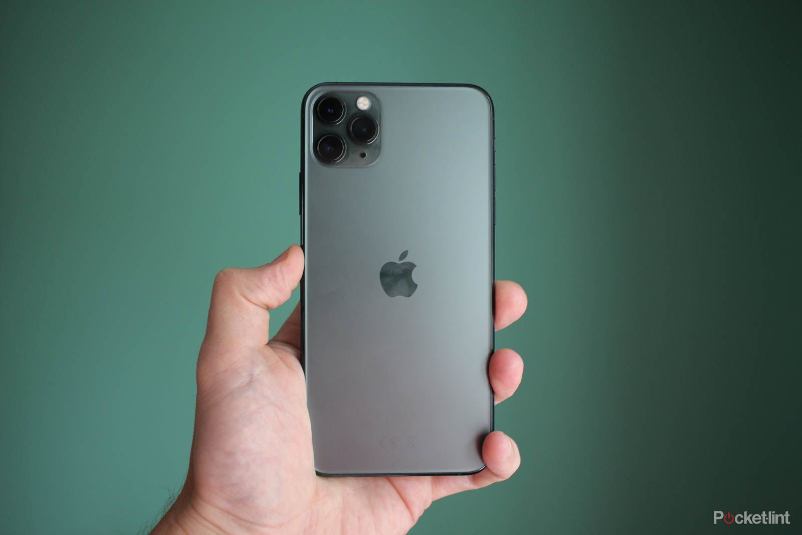 iPhone 11 pro max review product shots image 1
