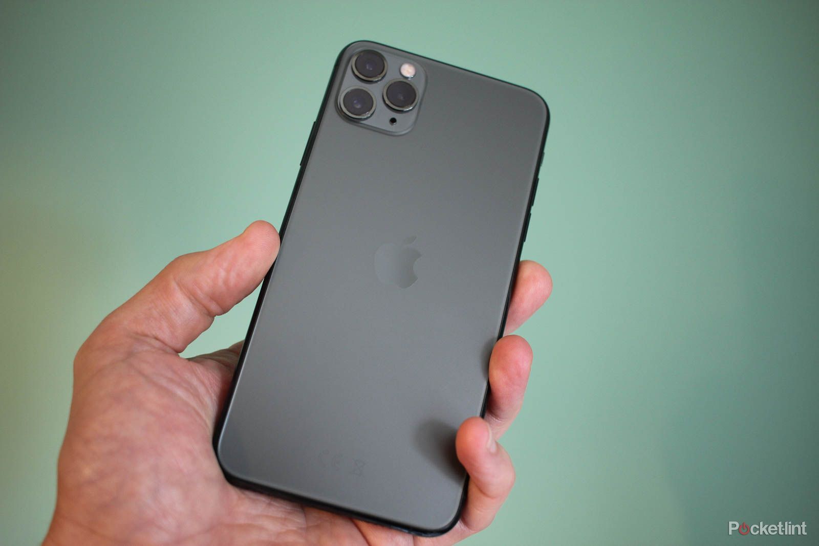 iPhone 11 pro max review product shots image 10