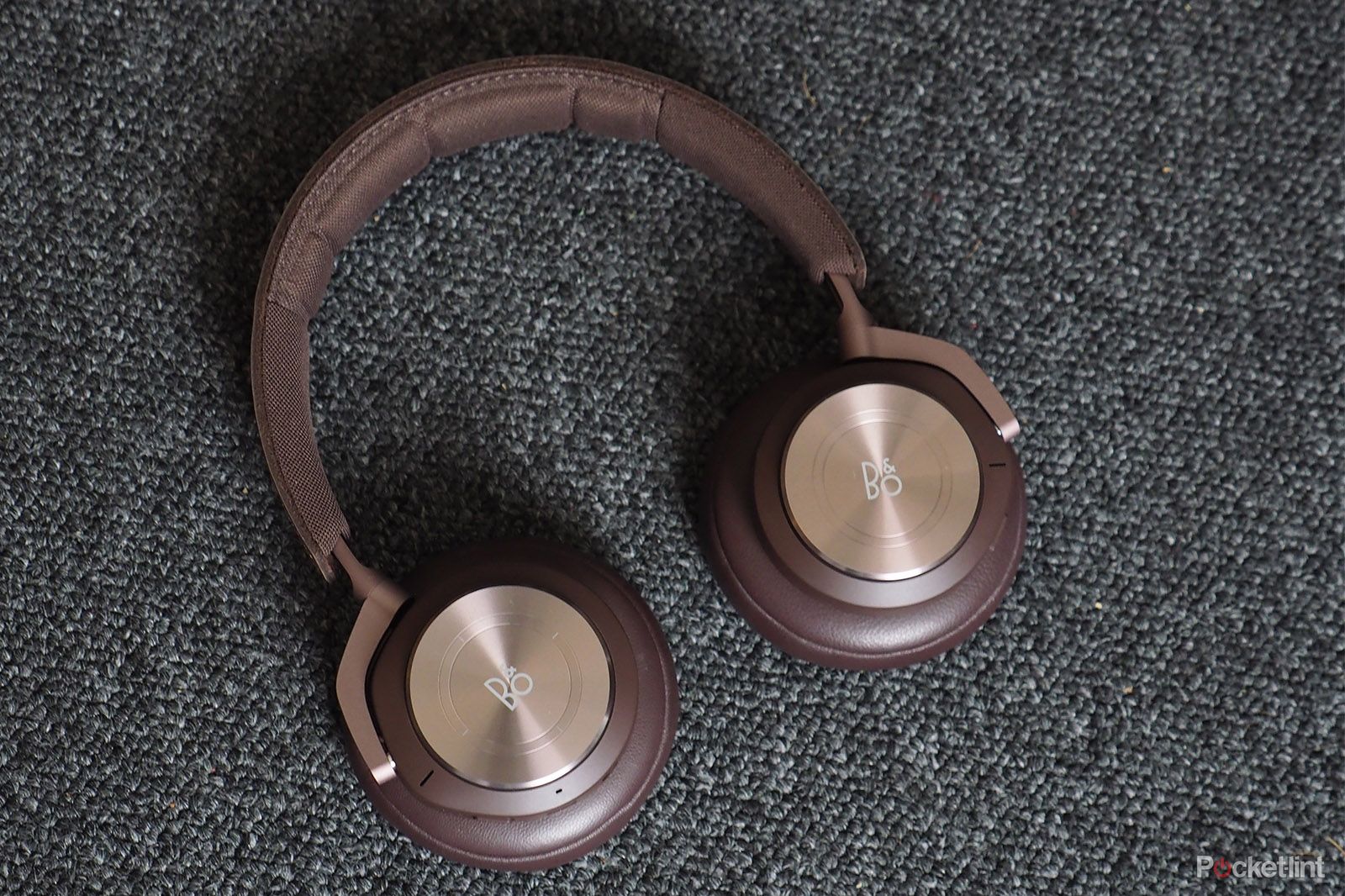 BO Beoplay H9 2019 review brown image 1