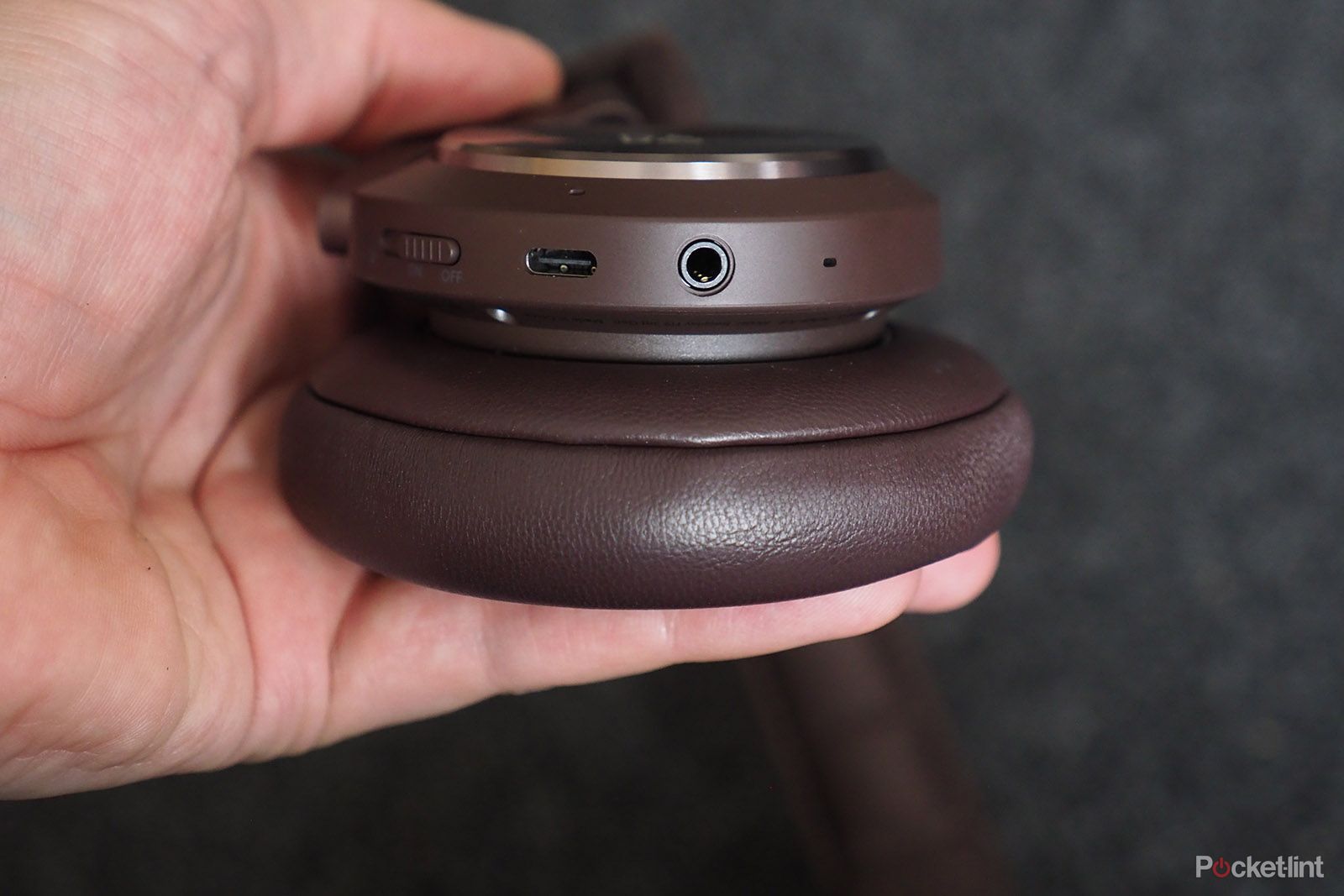 BO Beoplay H9 2019 review brown image 7