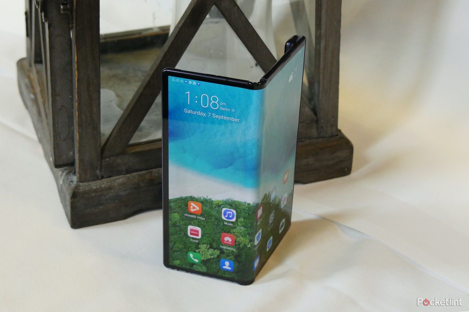 Huawei Mate X folding phone gets a launch date and price after long delay image 1