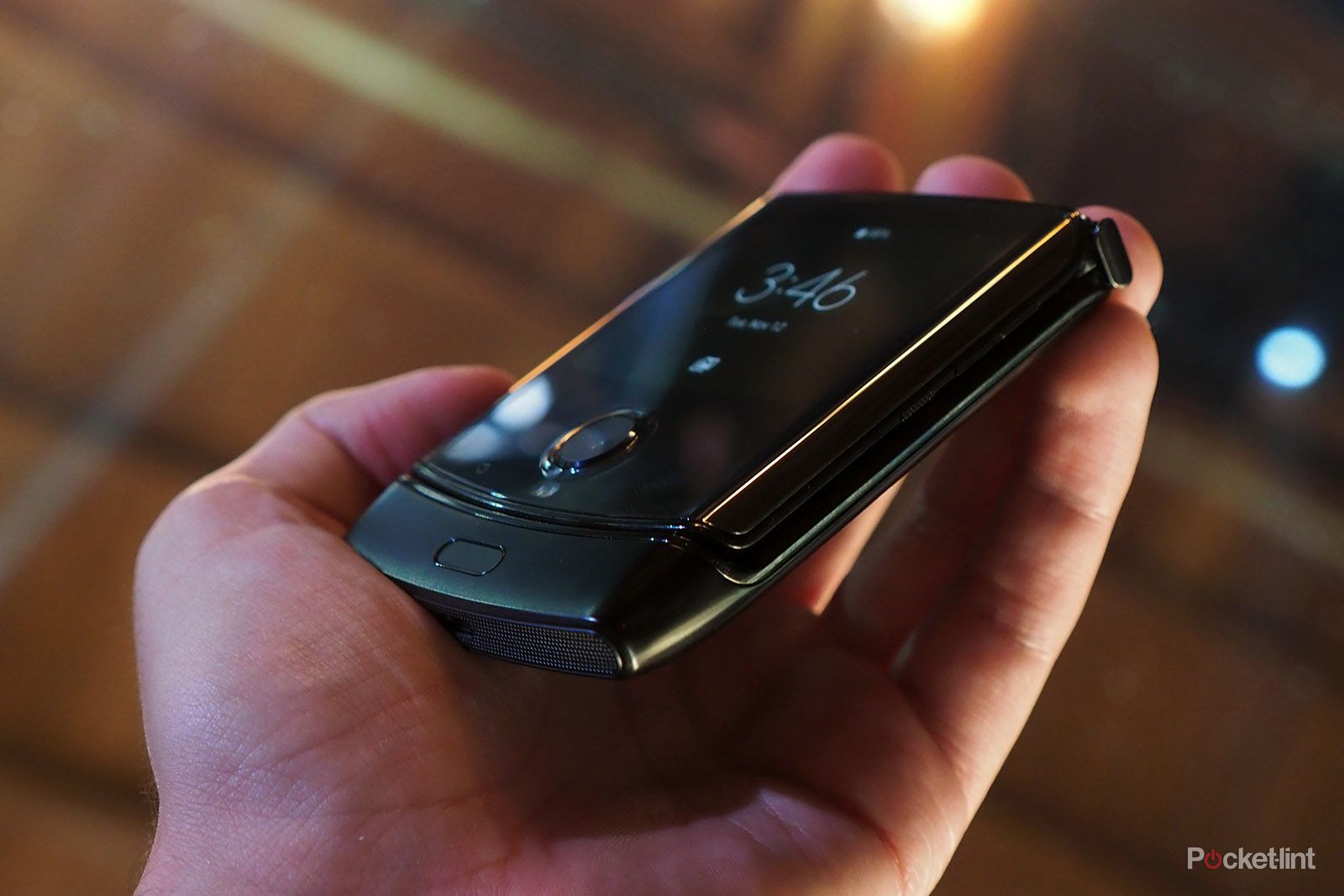 Motorola Razr review: It's flip to be square