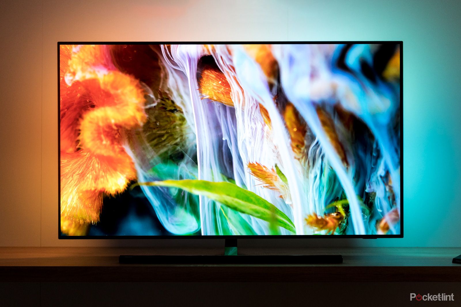 Philips OLED 855 initial review AI smarts join leading P5 processing image 2
