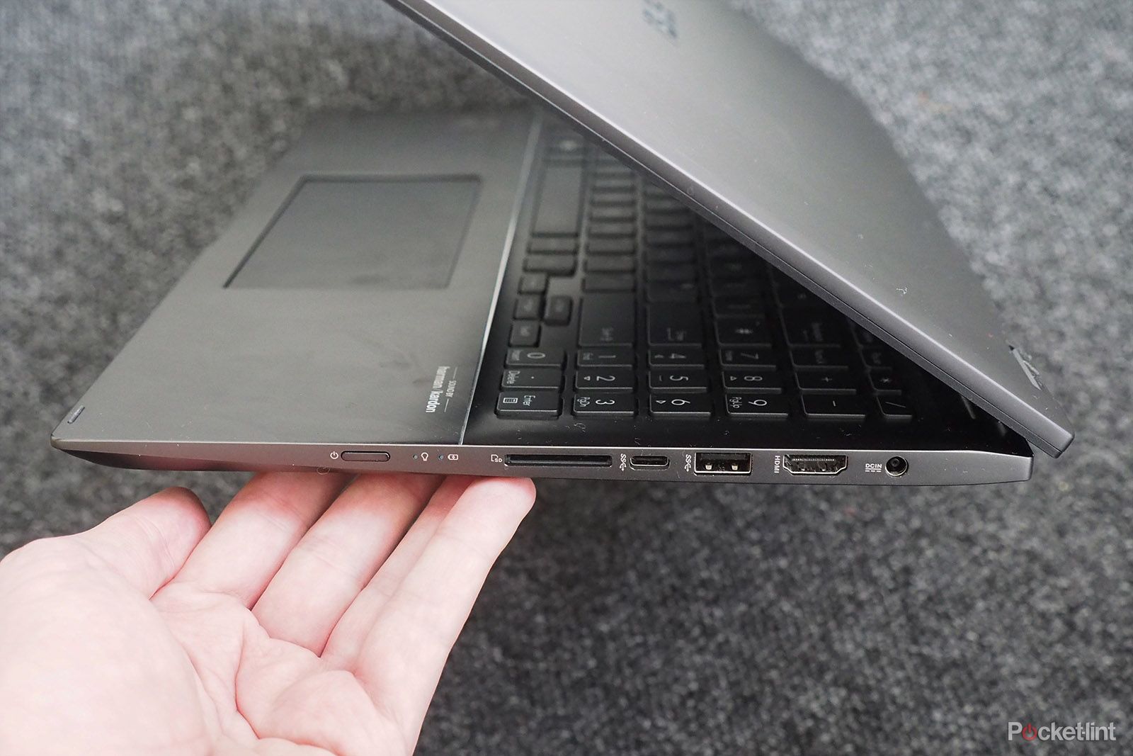 Asus ZenBook Flip 15 review UX563F image 1