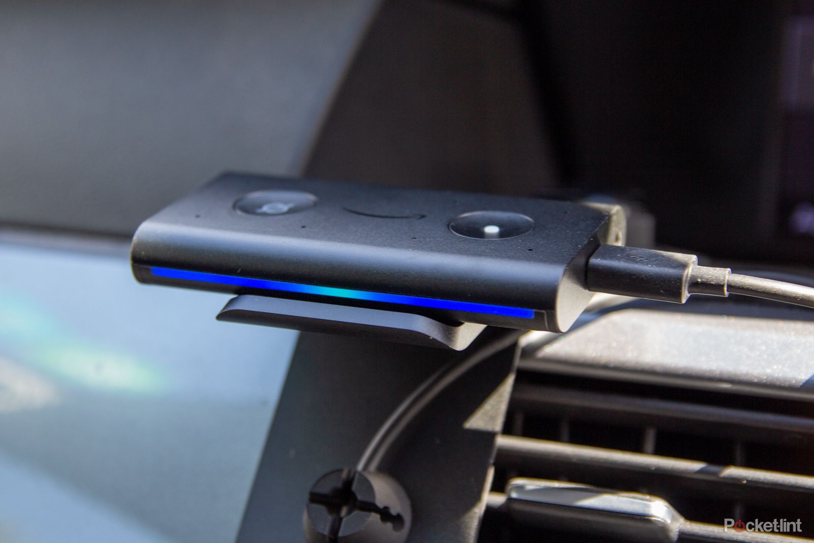 Echo Auto: Alexa te acompaña en tus desplazamientos en coche