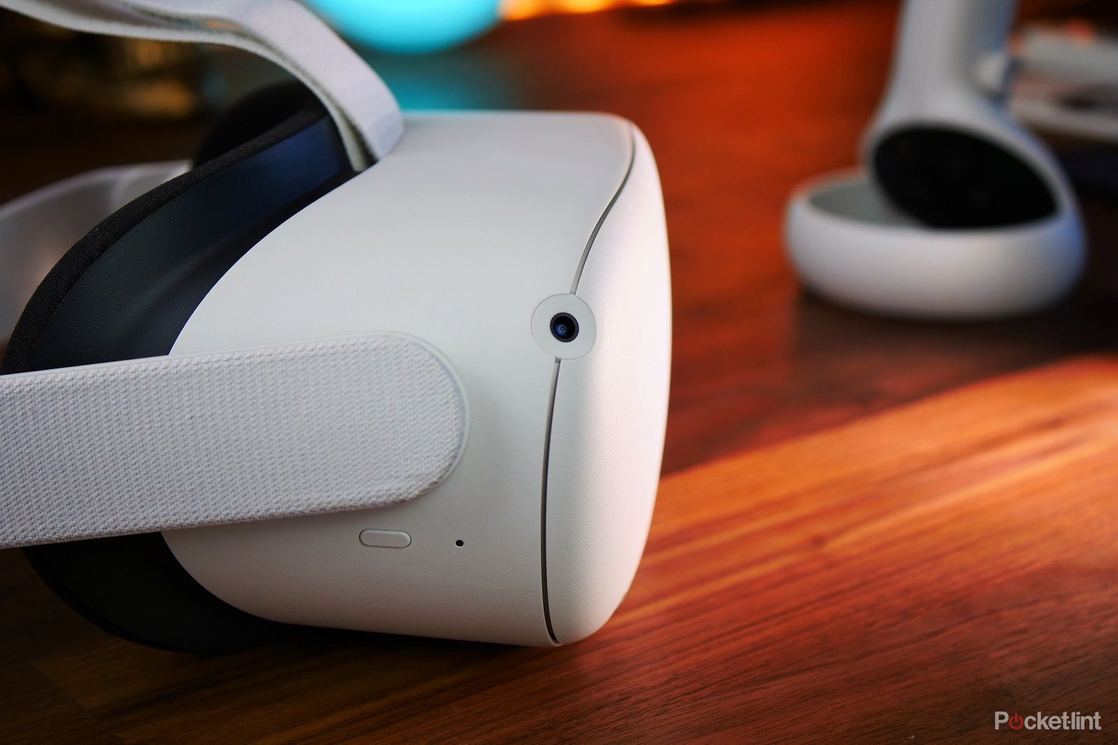 Facebook reveals Oculus Quest 2 wireless VR headset photo 1