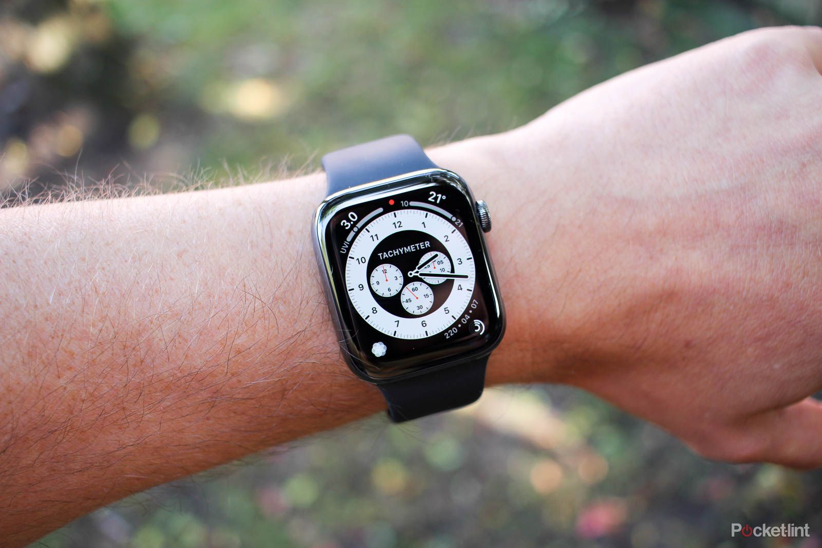 How to turn on your Apple Watch