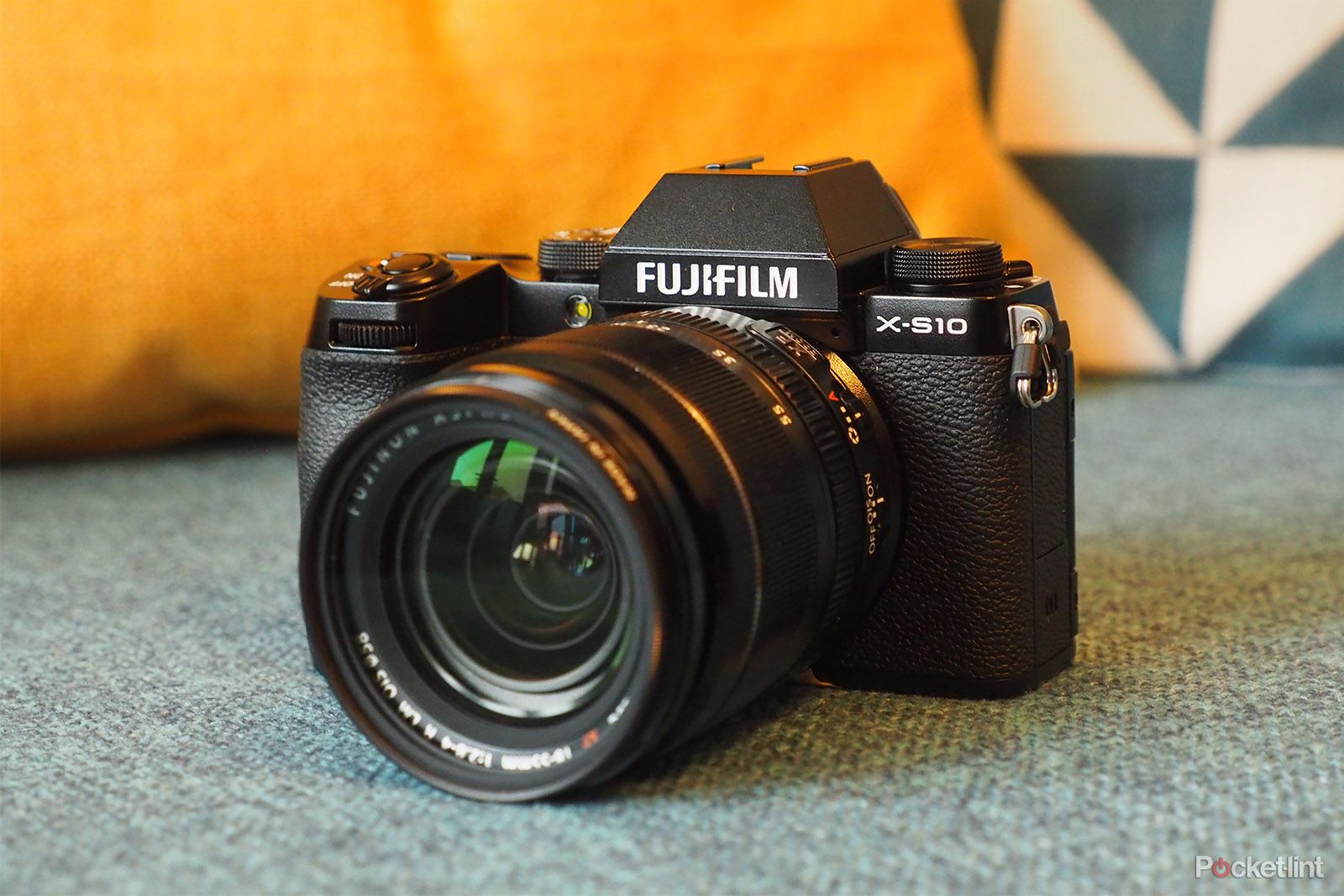 Appareil photo Fuji X-S10 avec objectif 18-55 mm