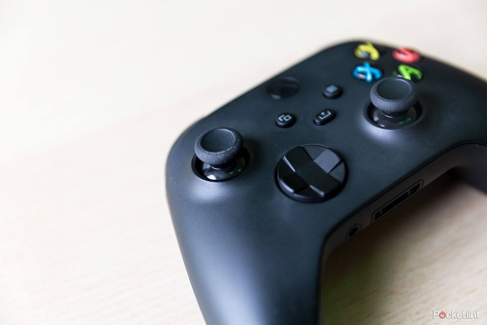 Xbox Series X tendrá un set de baterías recargables para sus mandos, Videojuegos