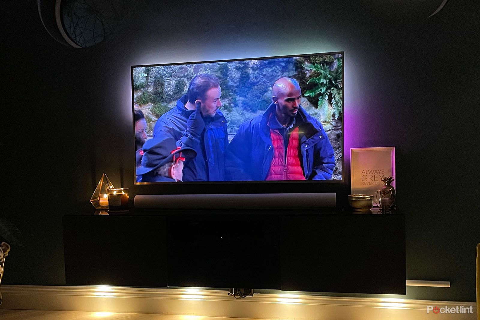 Ruban LED PHILIPS HUE W&C Lightstrip Play Gradient TV 55