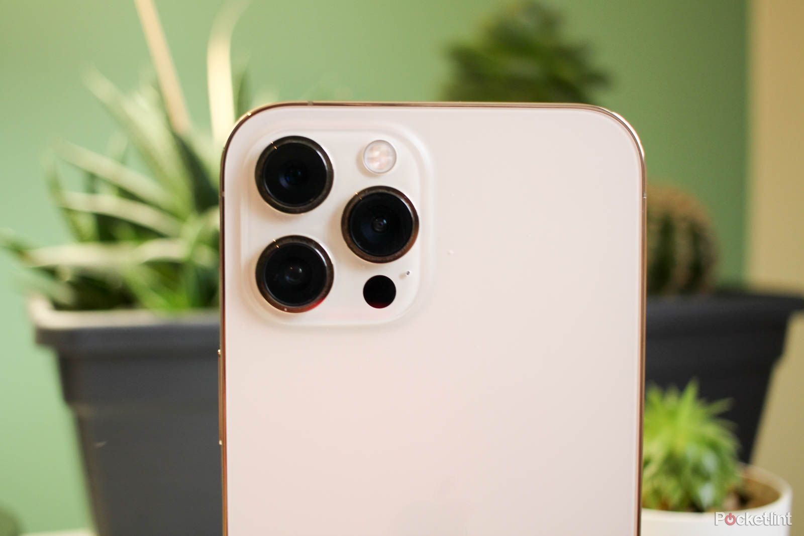 The iPhone 13 Pro Max might feature a f/1.5 wide camera photo 1