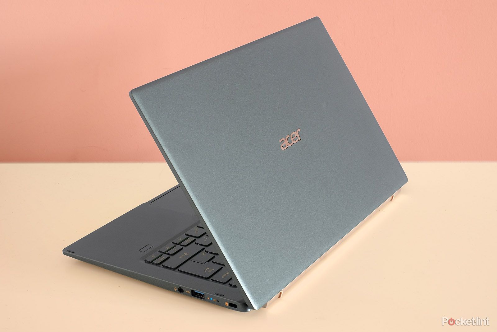 Acer Swift 5 (2021) review photo 3
