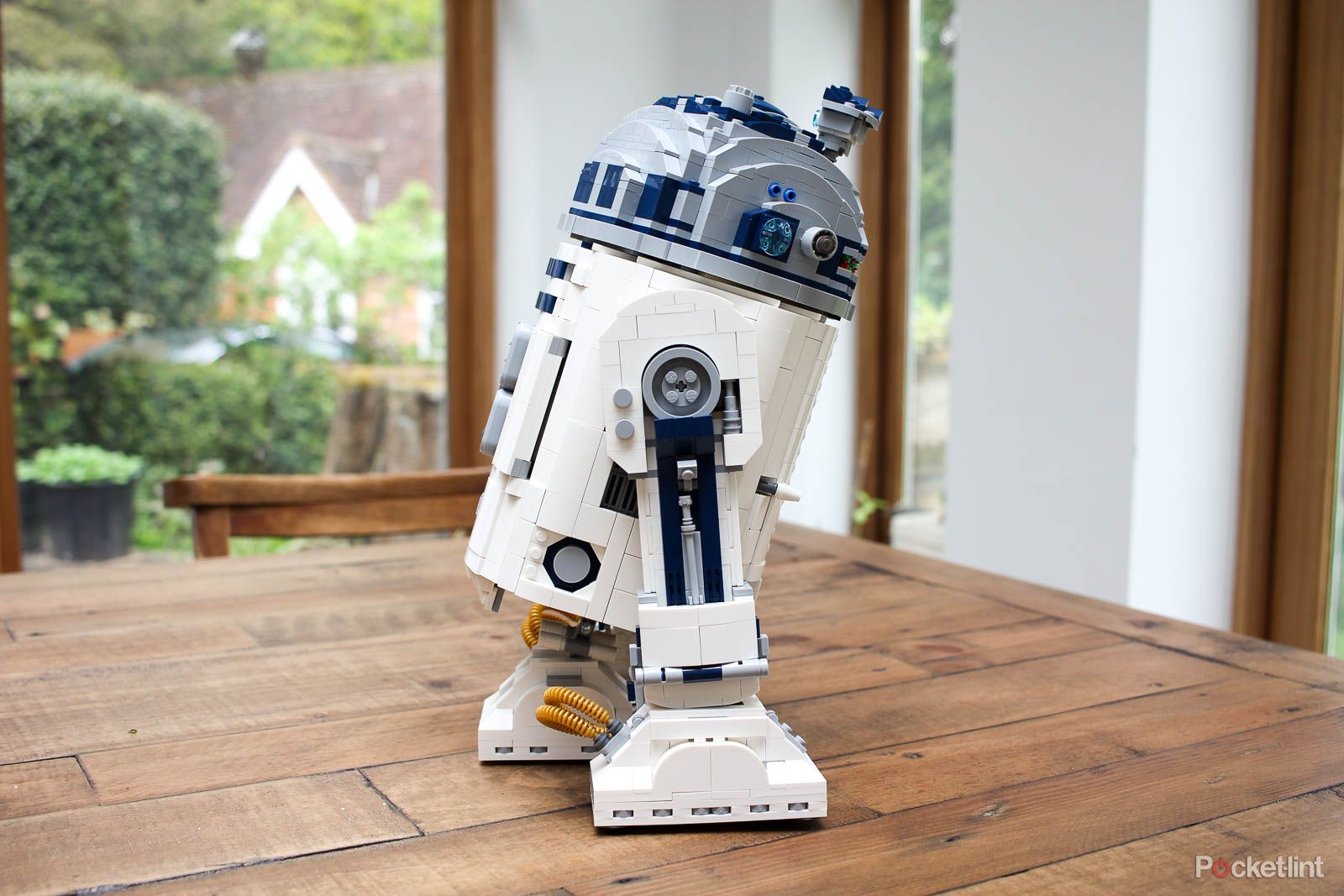 Lego R2-D2 hands on build pictures photo 16