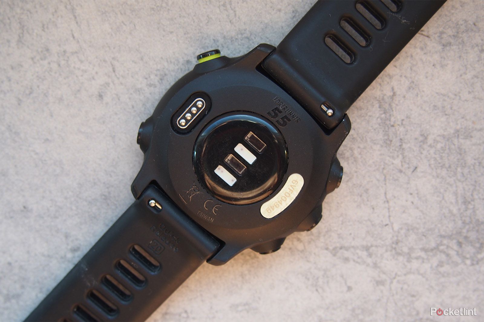 Reloj para correr Forerunner 55 de Garmin con GPS y entrenamientos diarios  sugeridos, hasta 2 semanas de duración de la batería, color negro