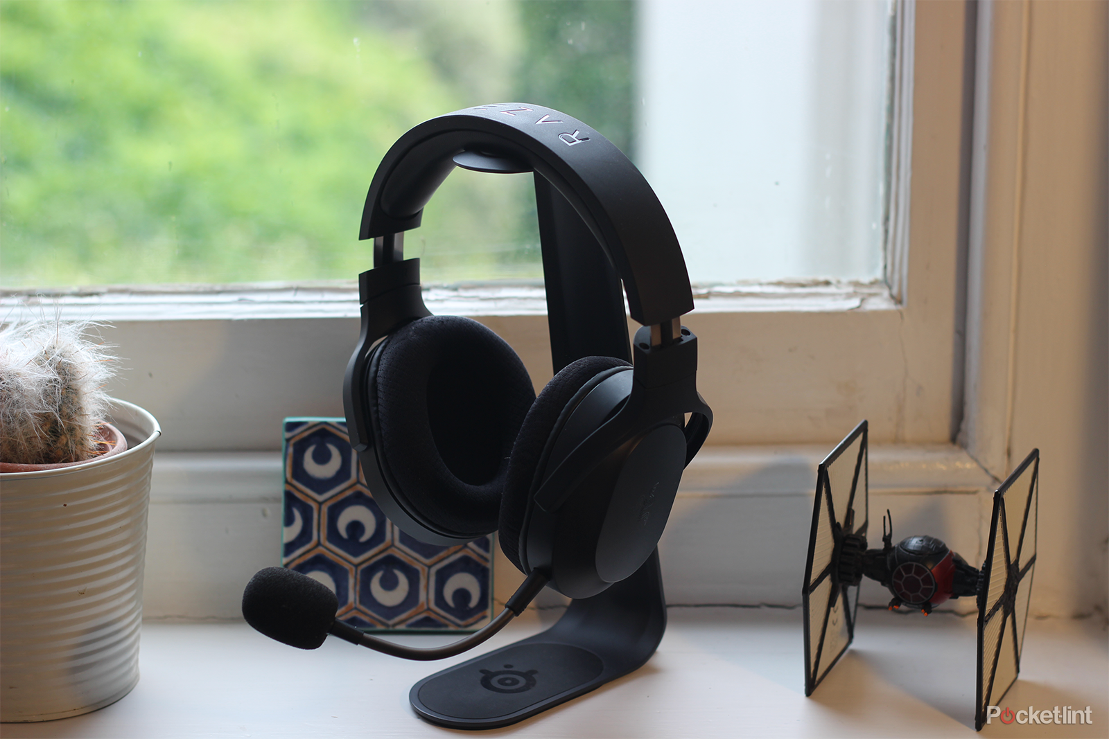 Razer Barracude X review: A dead solid mid-range headset photo 6