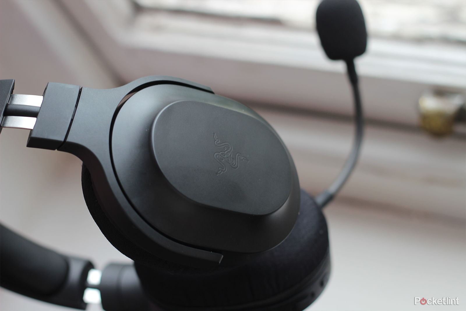 Razer Barracude X review: A dead solid mid-range headset photo 4