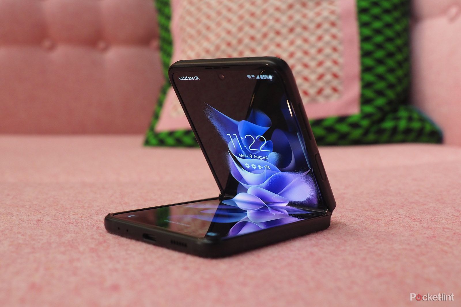 Samsung Galaxy Flip 3 review photo 10