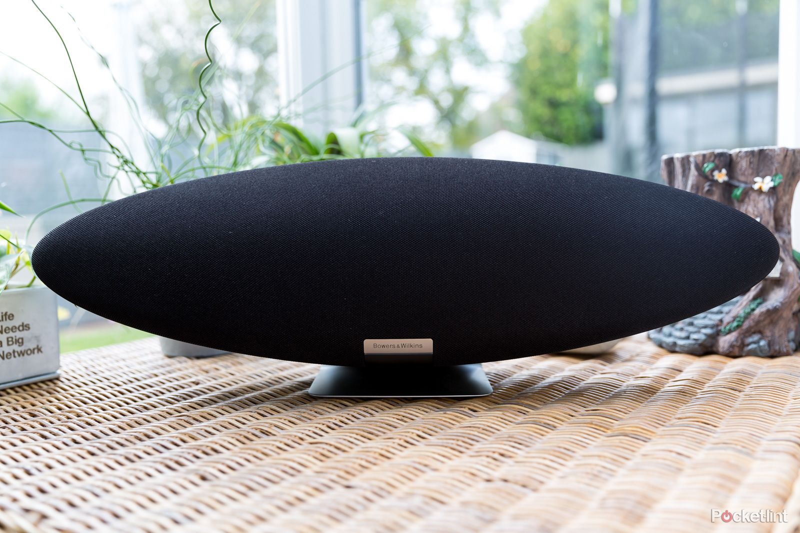 Bowers & Wilkins Zeppelin 2021 review images photo 2