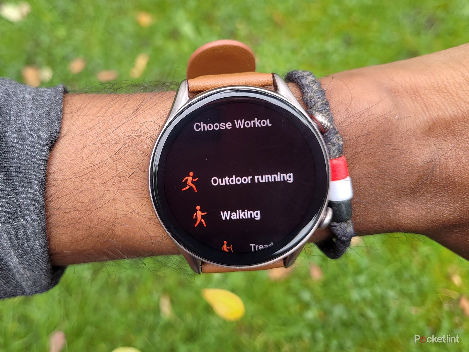 Обзор Amazfit GTR 3 Pro на запястье фото 5