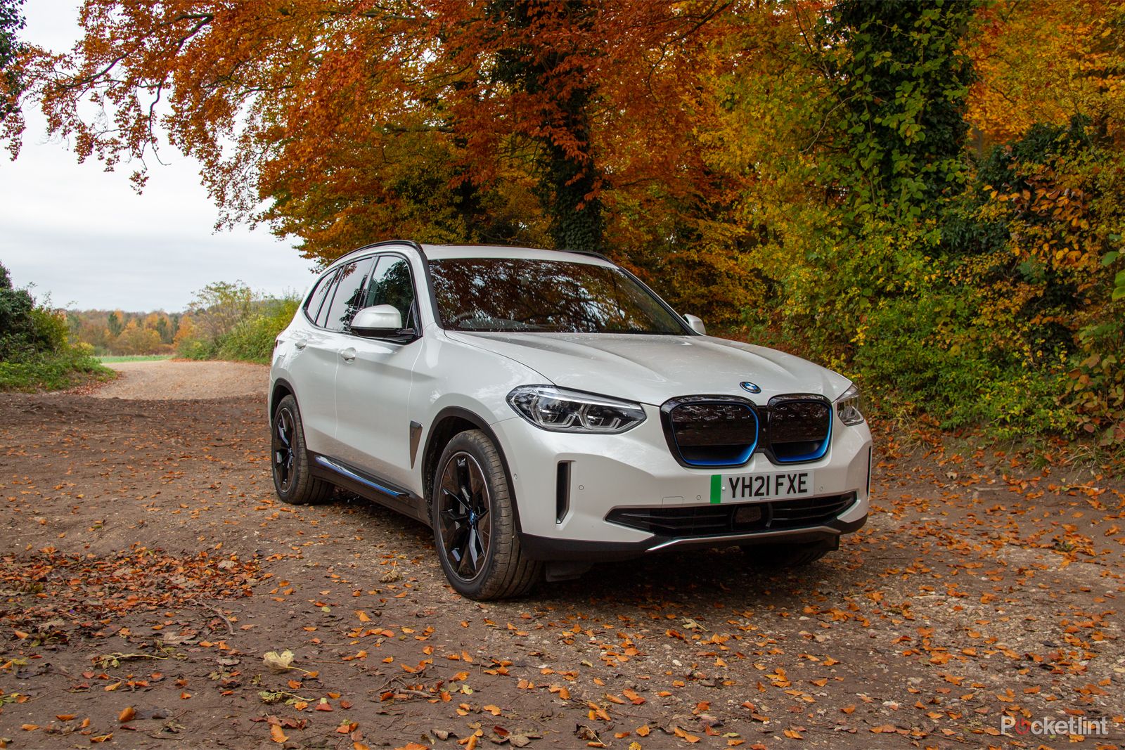BMW iX3 review photo 4