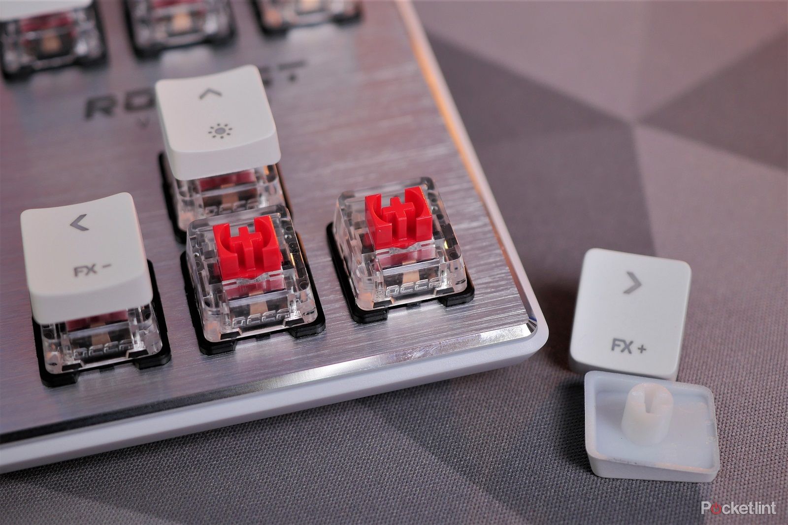 Roccat Vulcan TKL Pro arctic white review: Stunning looks Roccat Vulcan TKL Pro arctic white review: Stunning looks