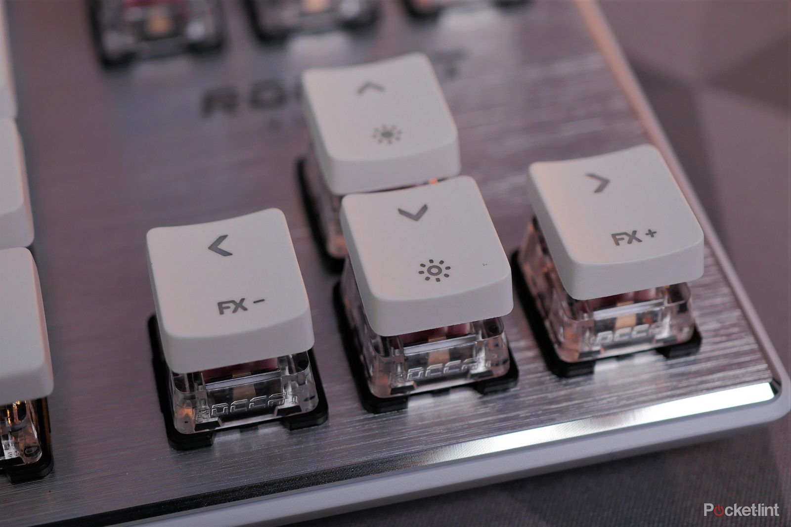 ROCCAT Vulcan TKL 白色 Roccat Announces Vulcan TKL Pro Keyboard in Arctic White