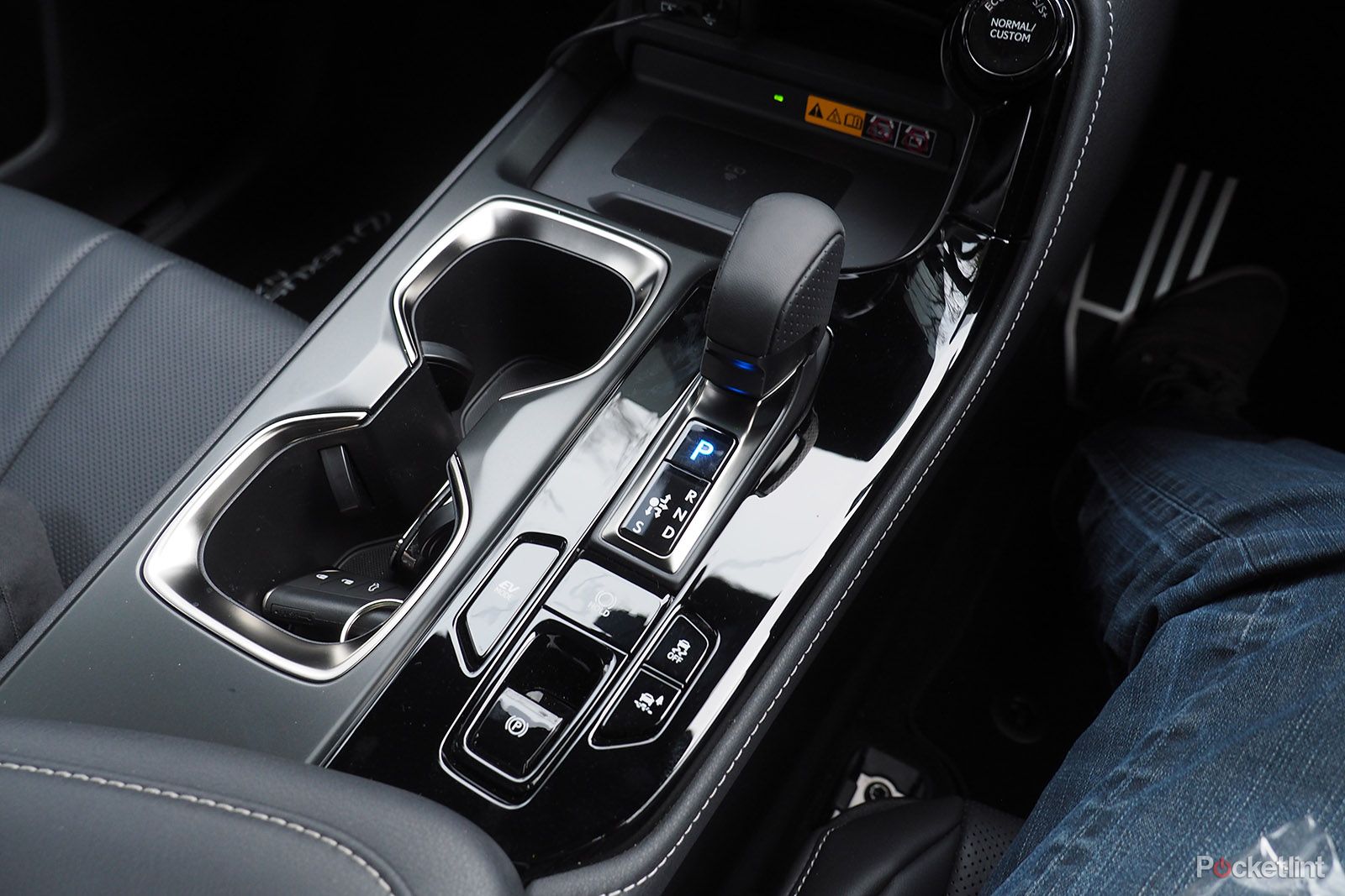 Lexus NX 350h review interior photo 6