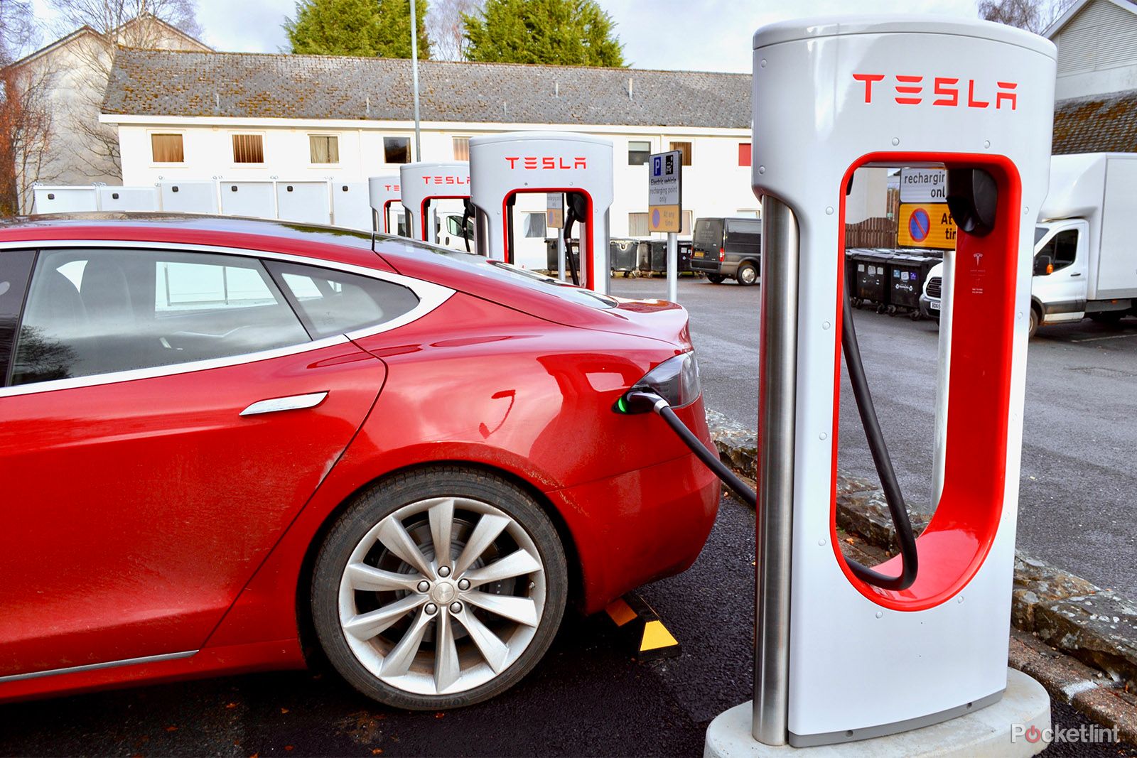 Tesla opening up third-party EV support on more of its European Superchargers photo 1