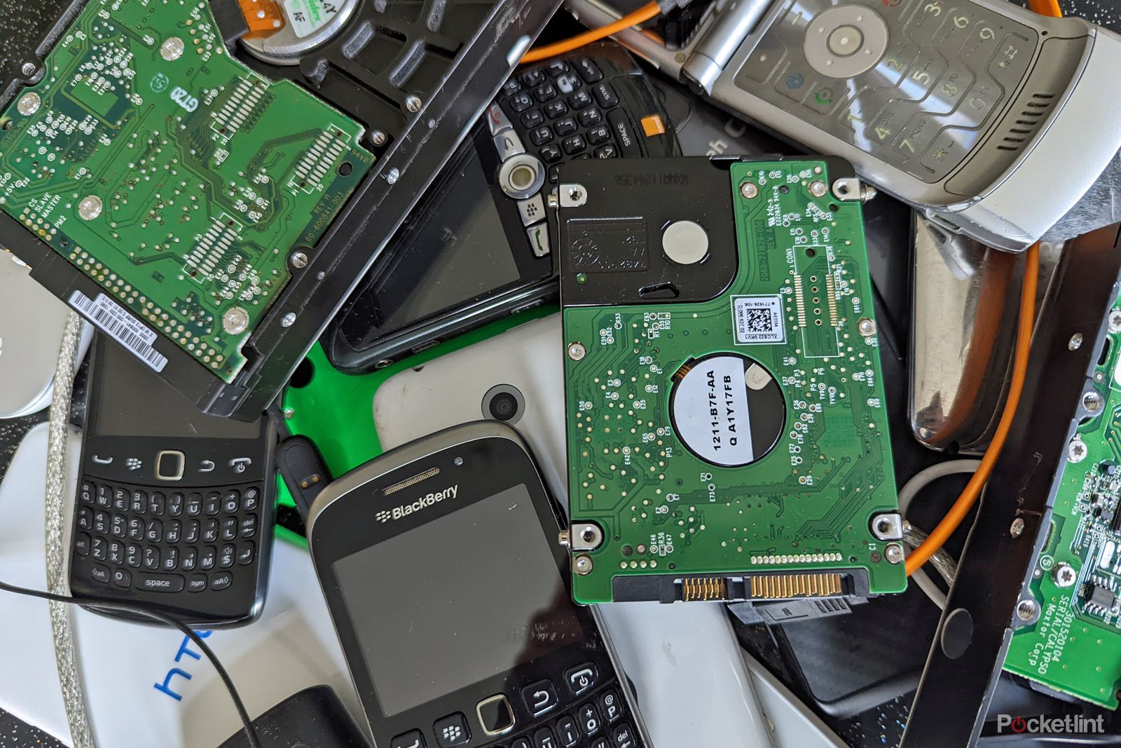 Alchemists rejoice: The Royal Mint plans to turn your e-waste into gold photo 1