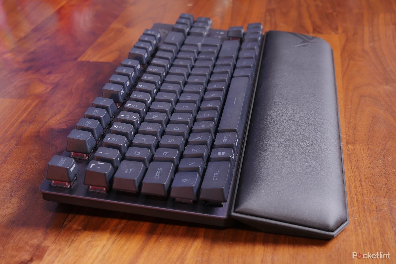 Asus ROG Strix Scope RX TKL Wireless Deluxe review photo 9