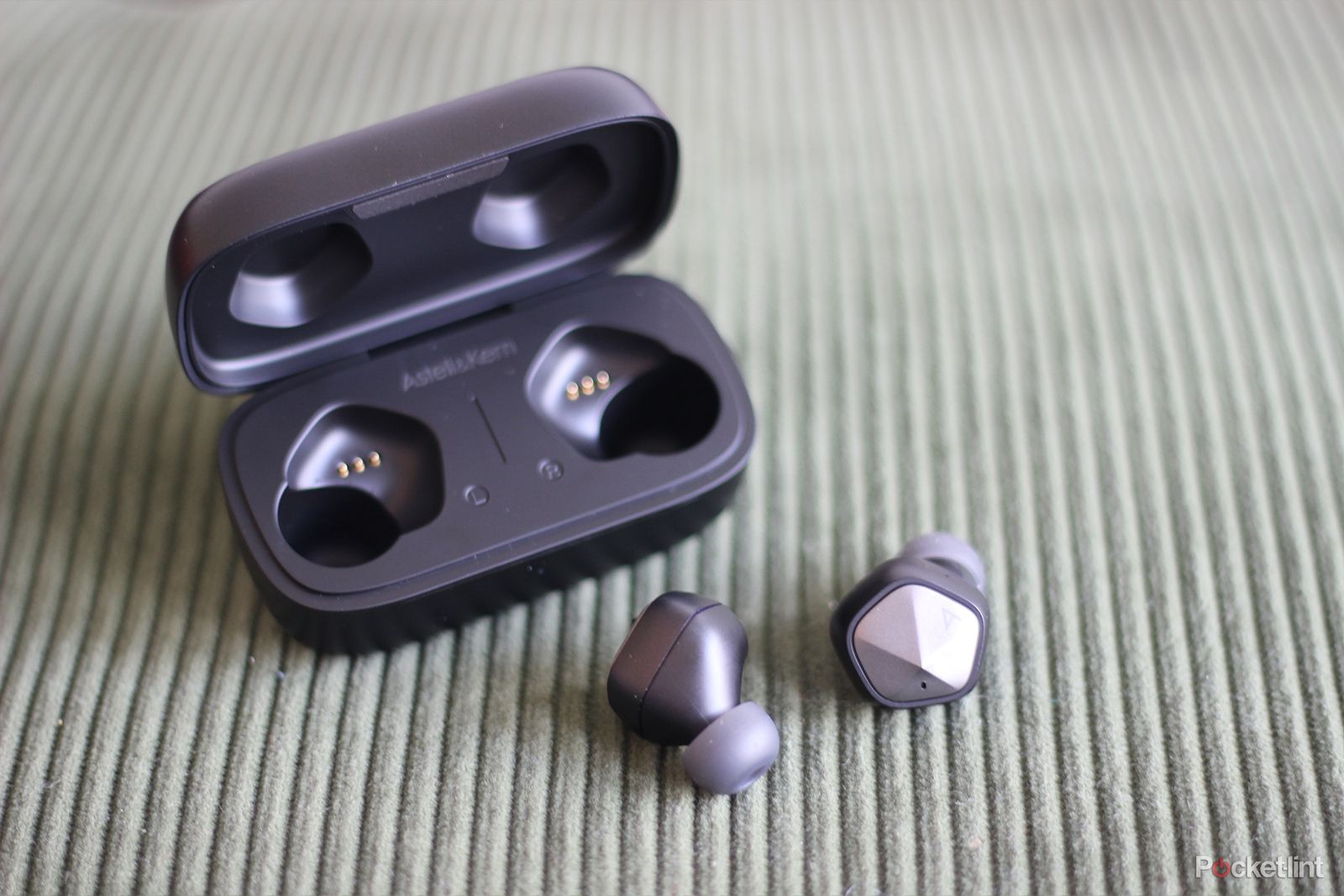 Astell and Kern UW100 earbuds review: No cancelling, no problem photo 3