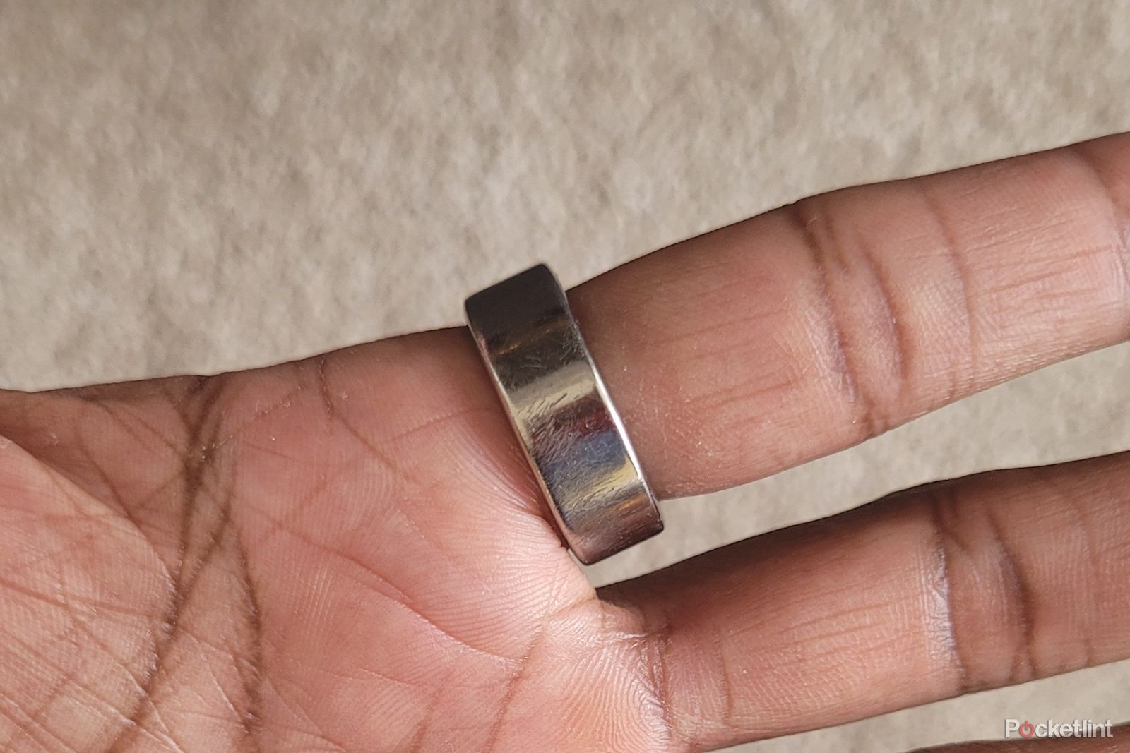 oura ring 3 on a hand