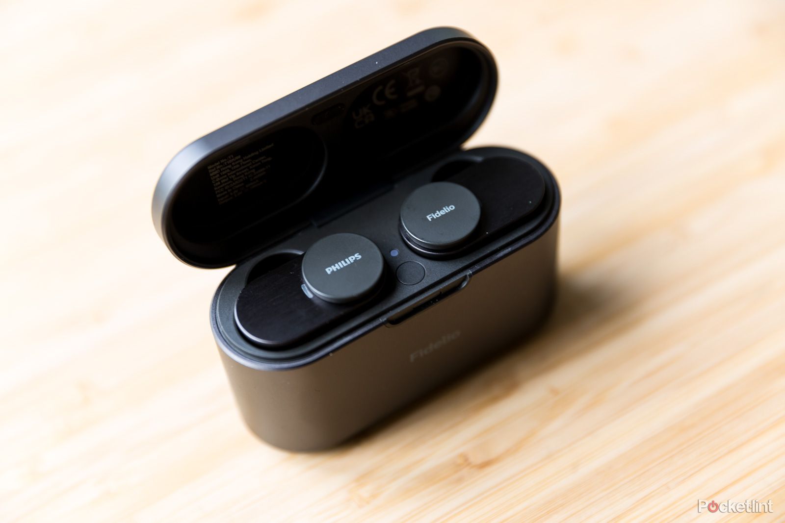 Philips Fidelio T1 True Wireless Earbuds Review: Luxury Build, Audiophile  Chops, Acceptable Noise Cancelling - HIFI Trends