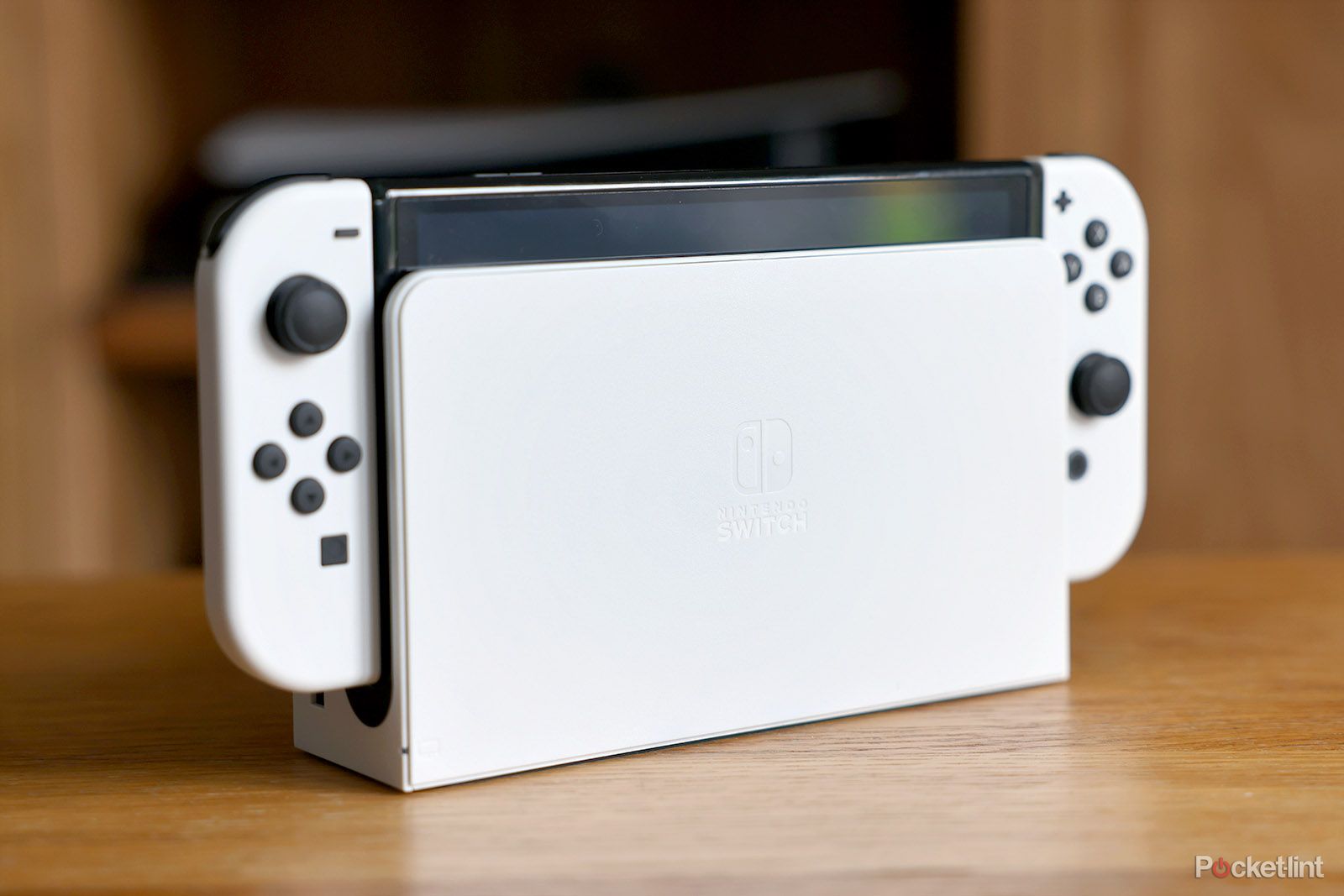 Nintendo reportedly plans a smaller Switch console - CNET