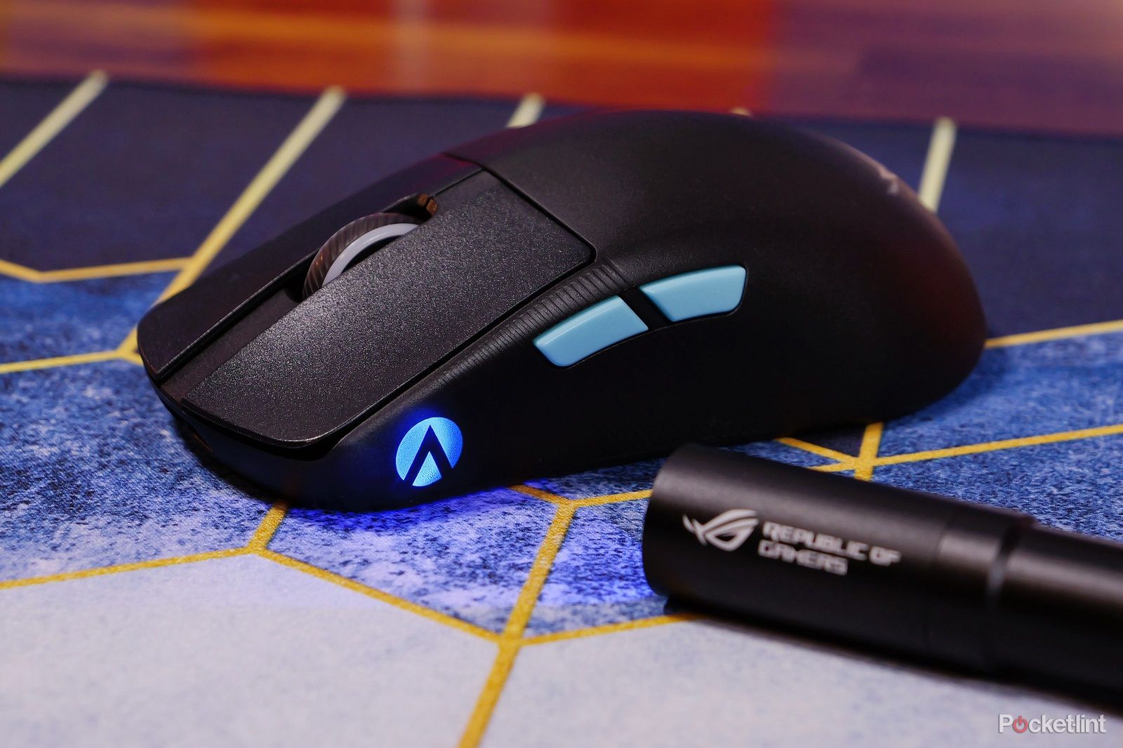 Asus ROG Harpe Ace Aim Lab edition gaming mouse review photo 4