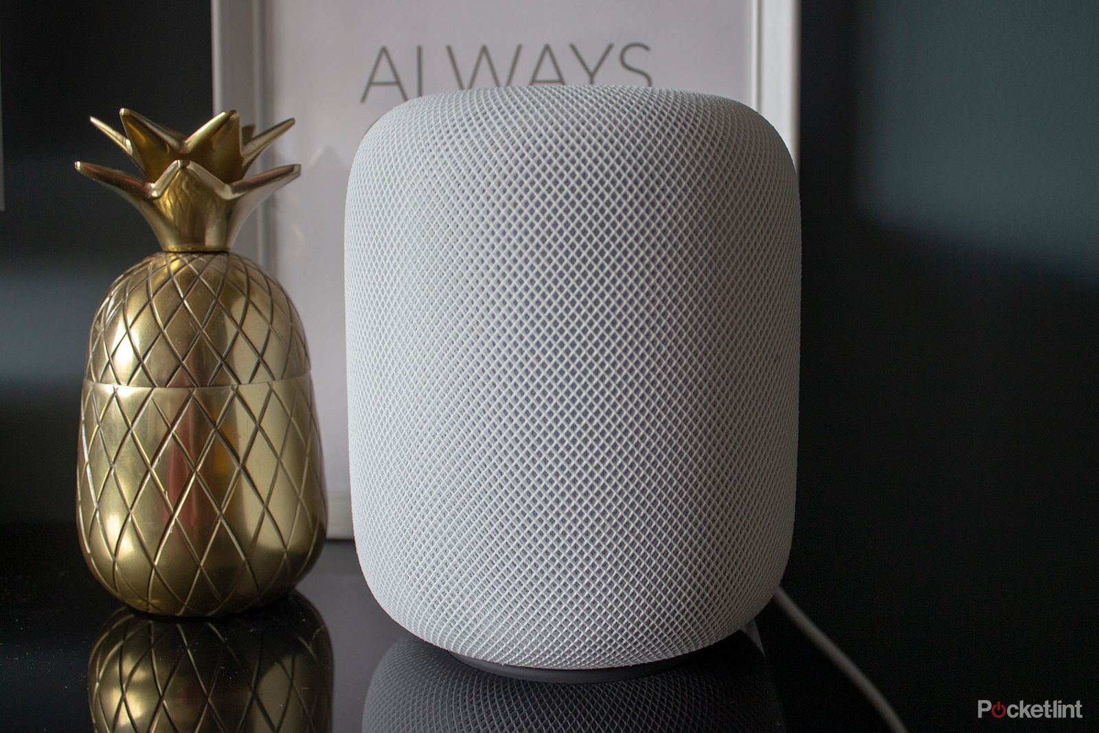 Para qué tener un altavoz grande cuando puedes tener muchos pequeñitos: el  adiós al HomePod deja clara la ambición de Apple