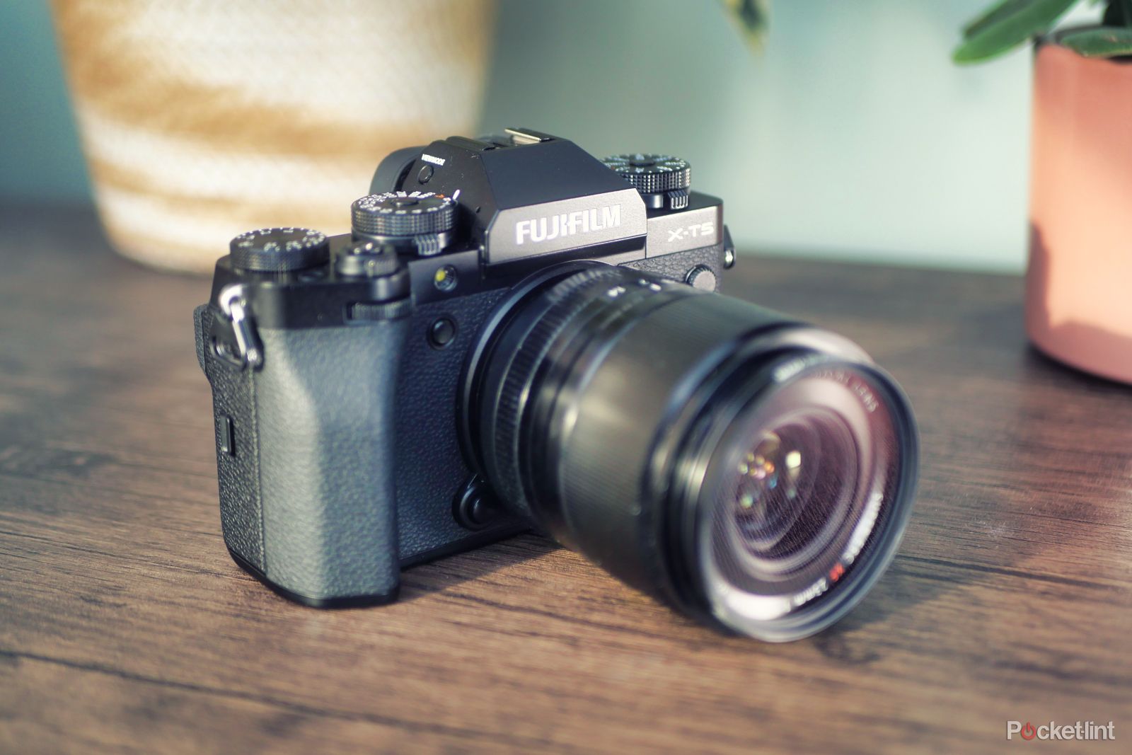 Fujifilm X-S20 vs X-T5 - The 10 Main Differences - Mirrorless Comparison