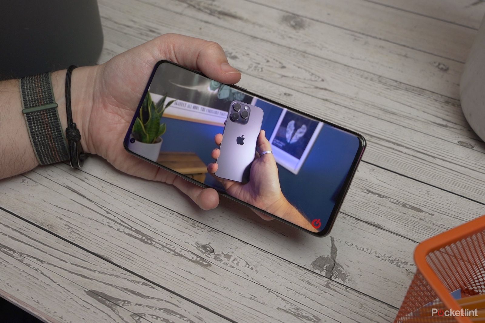 OnePlus 11 5G video watching