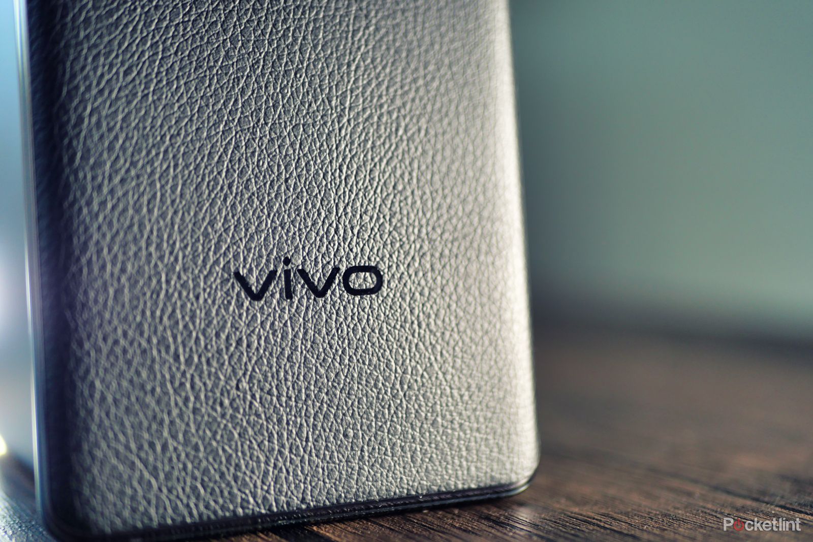 Vivo X90 Pro back panel with Vivo logo