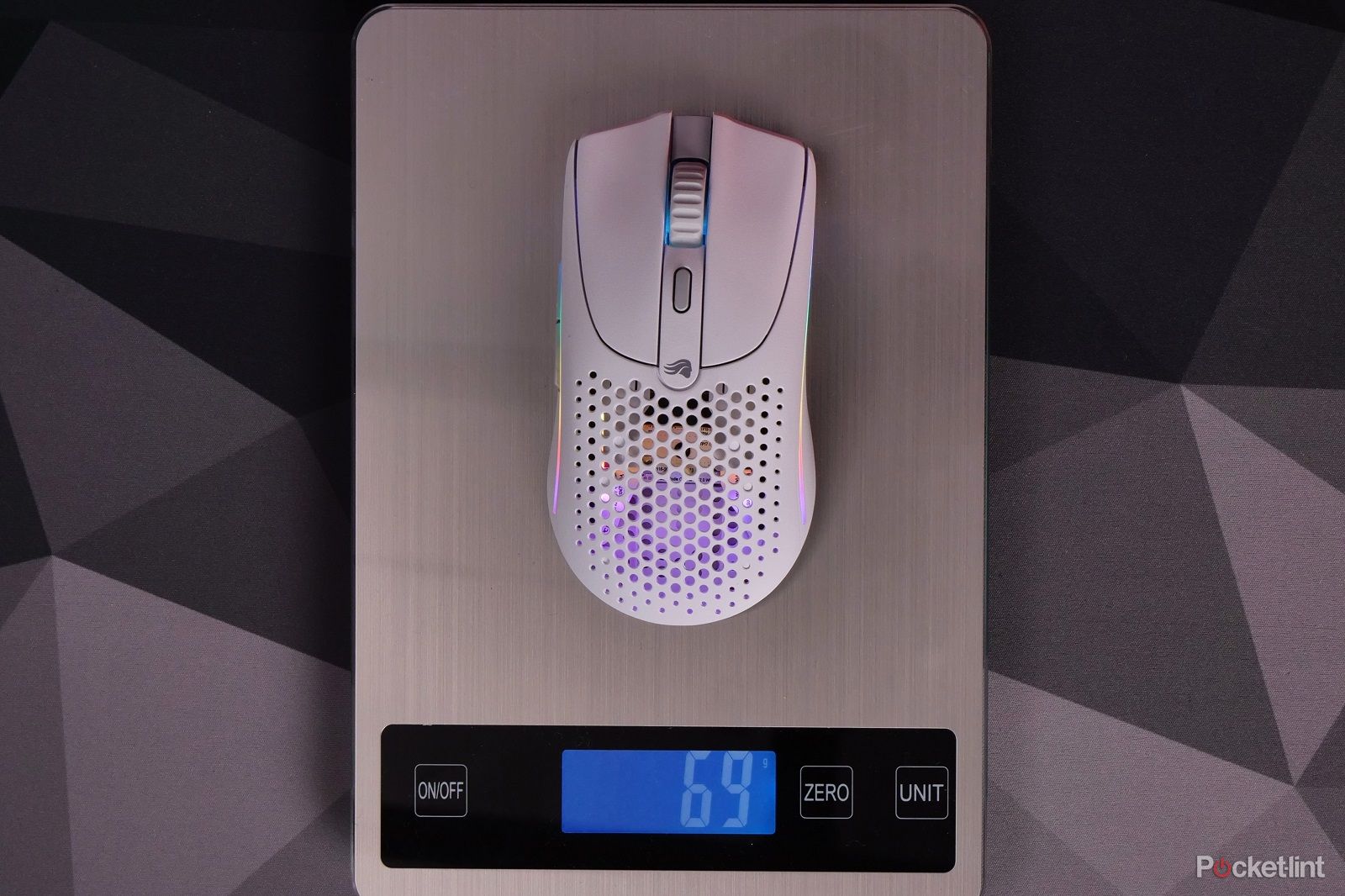 Glorious Model O2 wireless gaming mouse review 5