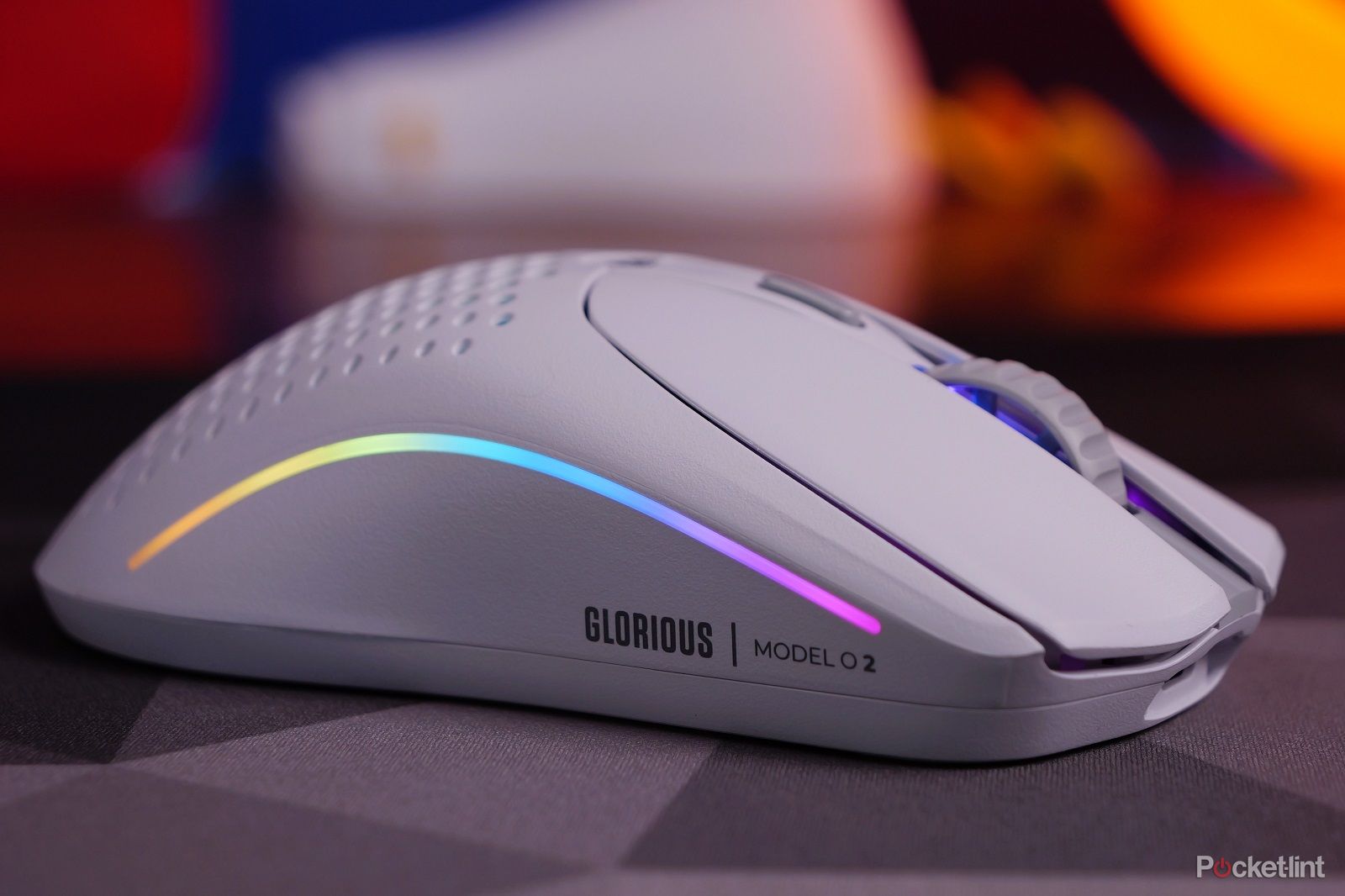 Glorious Model O2 wireless gaming mouse review 9a